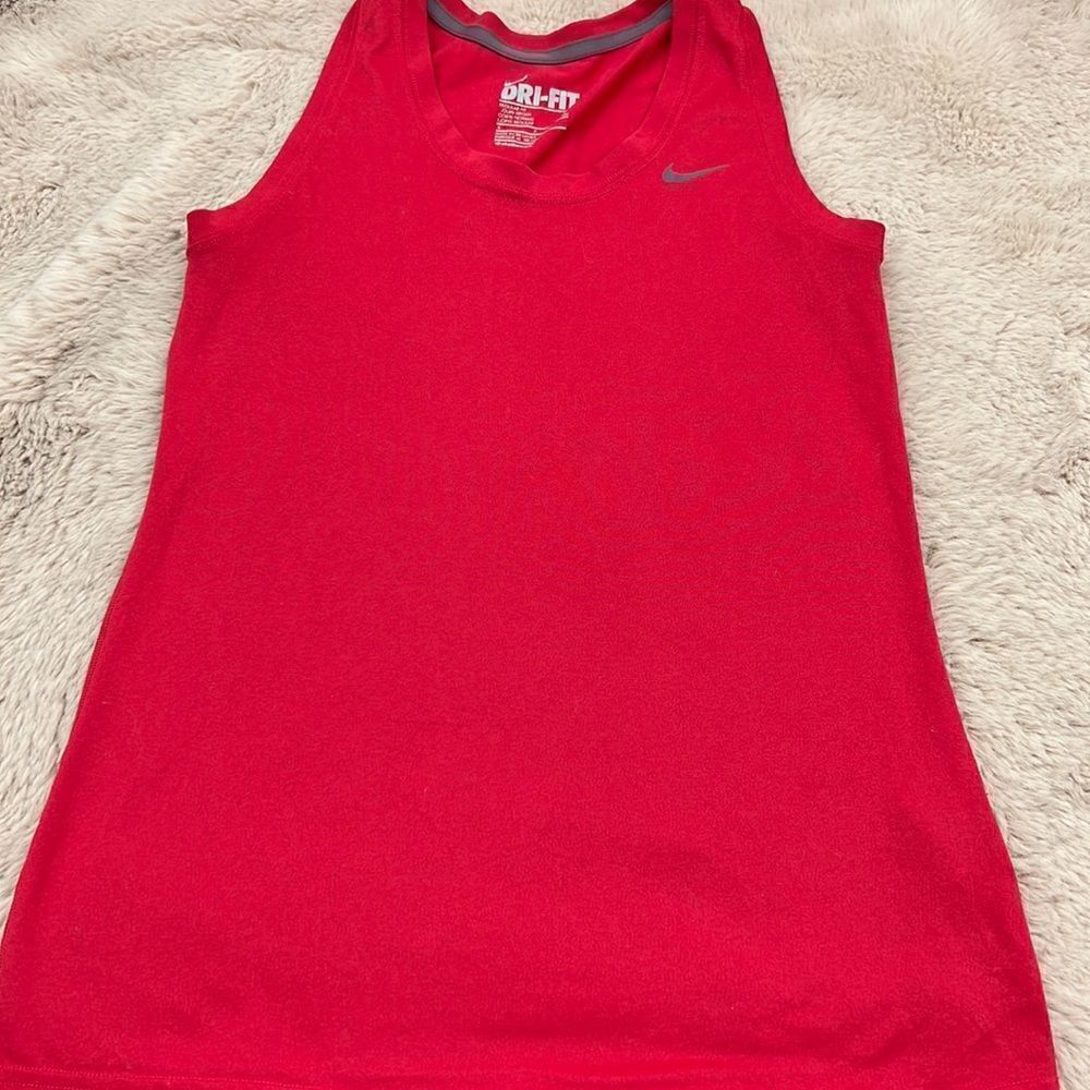 Nike small women’s regular fit dri fit sleeveless tank